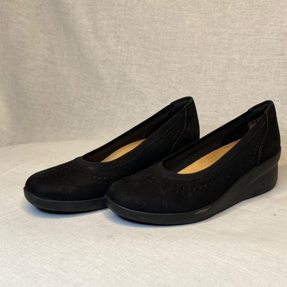 Clarks Women’s Suttyn Kayle slip ons NEW
